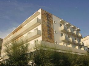  Hotel Granada  Милано Мариттима